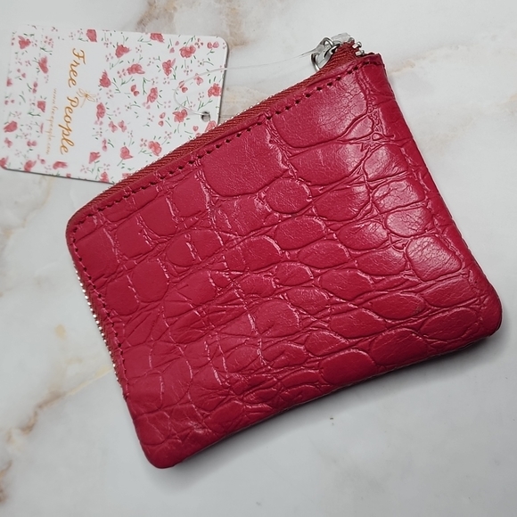 Free people hot pink croc embossed leather wallet - Picture 3 of 7